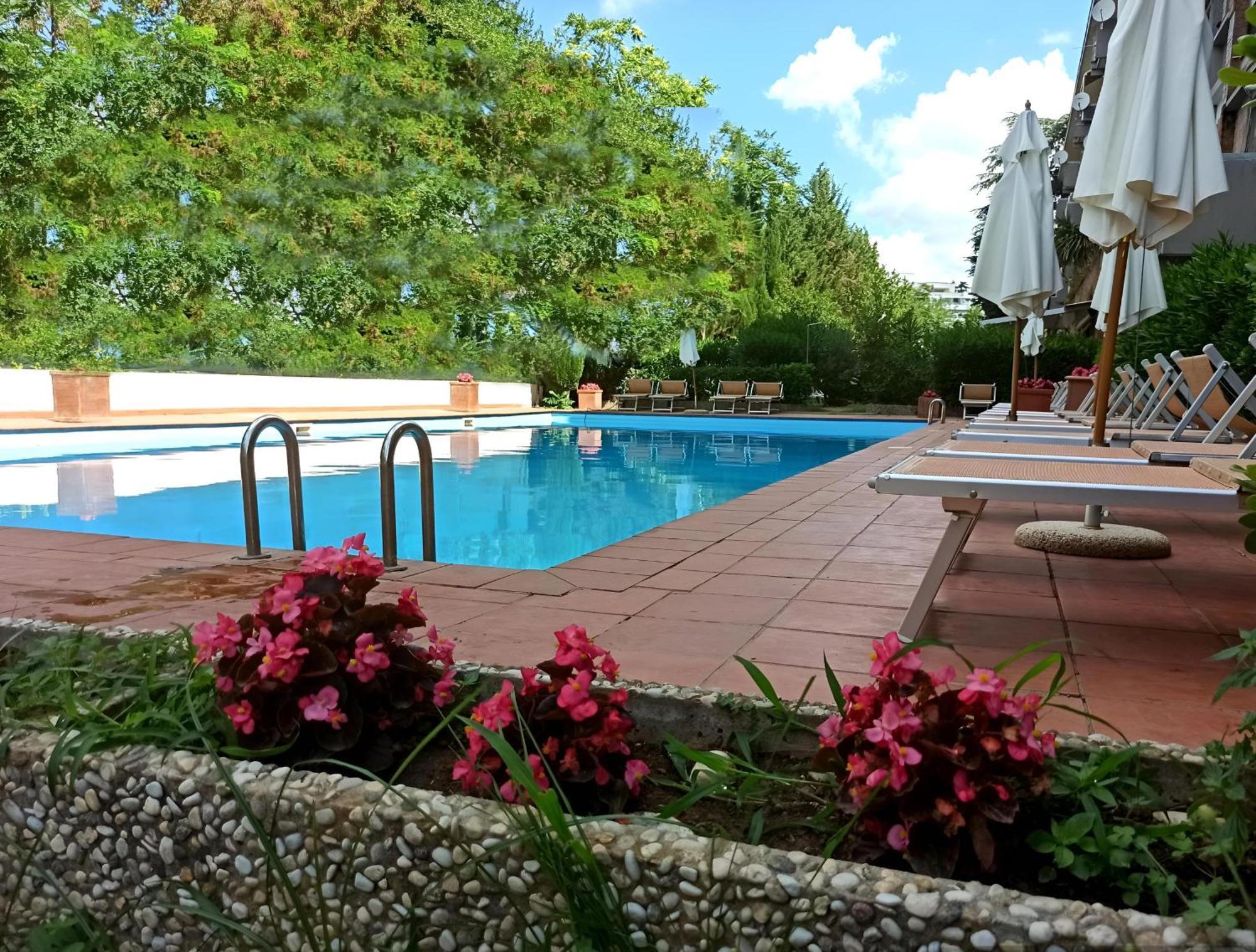 Aurelia Antica Terrace Apt Free Pool And Parking Řím Exteriér fotografie